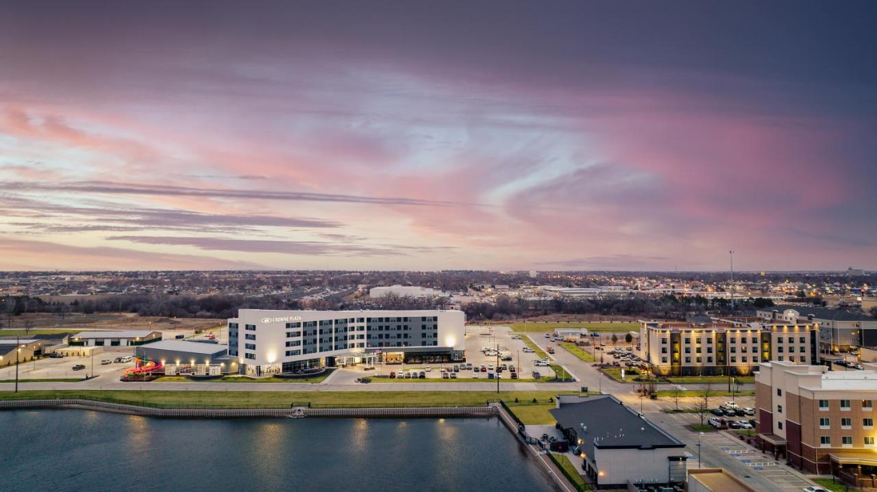 Crowne Plaza - Kearney By Ihg Hotel Exterior photo