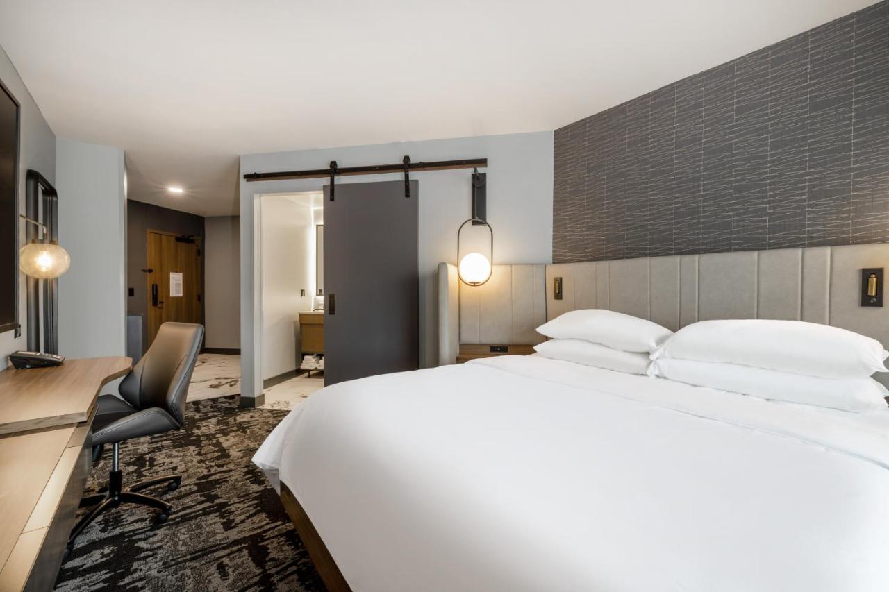 Crowne Plaza - Kearney By Ihg Hotel Exterior photo