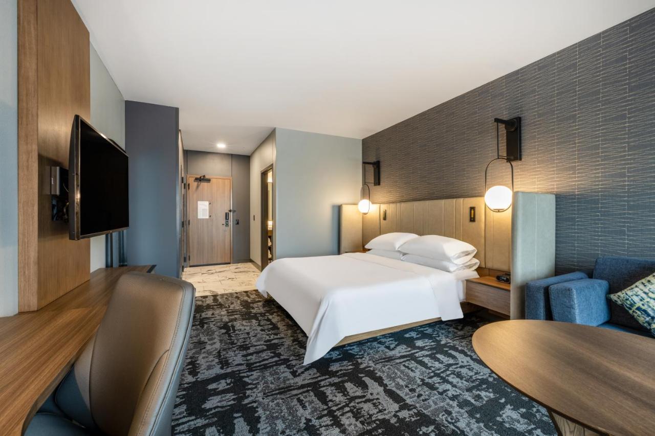 Crowne Plaza - Kearney By Ihg Hotel Exterior photo